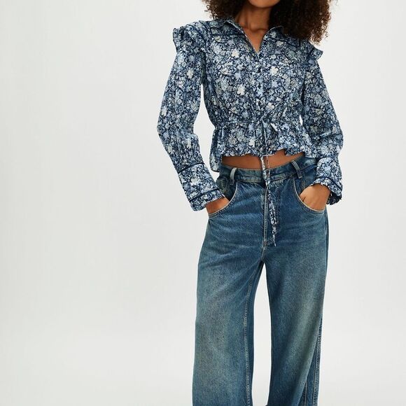 Free People Daybreak Floral Printed Blouse in Chambray Combo - Picture 4 of 8
